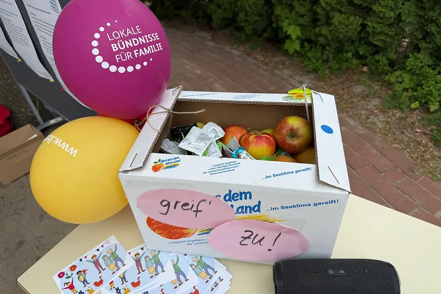 Material am Aktionsstand Lokales Bündnis für Familie Neu Wulmstorf