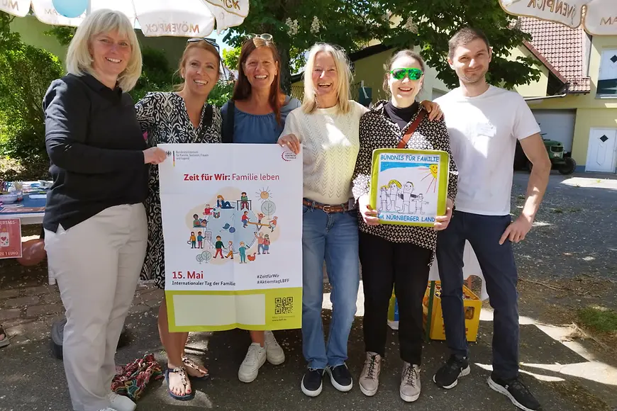 Teilnehmende am Infostand des Bündnis für Familie Nürnberger Land