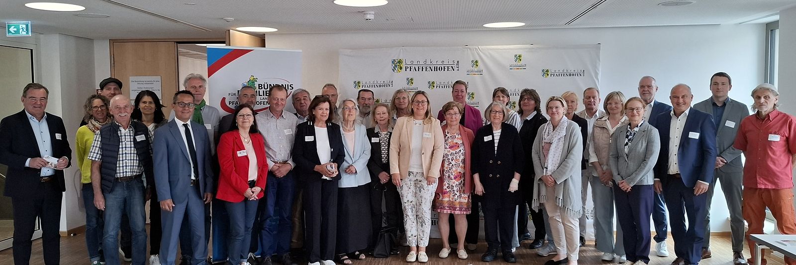 Gruppenfoto mit Teilnehmenden einer Veranstaltung des Bündnis für Familie Landkreis Pfaffenhofen